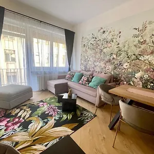 Hollan Residence I 3Bdr I 2Bathr I Freeparking Apartment